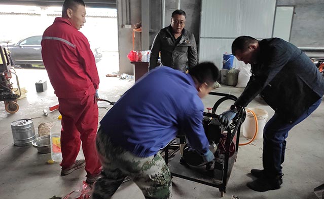 溢油应急现场操作人员理论培训和设备实操